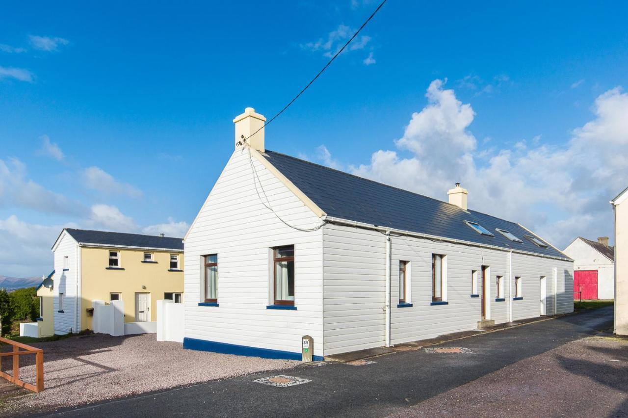 Large House With Adjoining Cottage Close To An Coireán Exterior foto